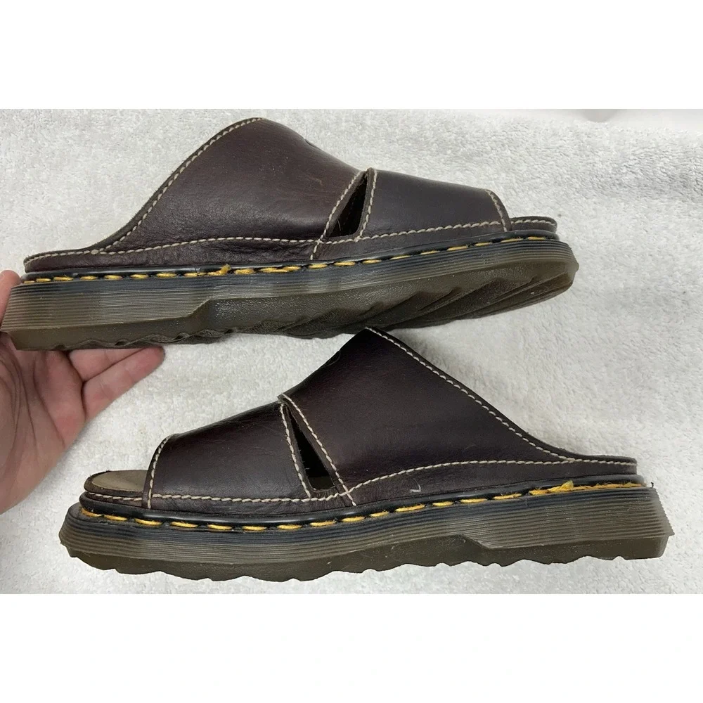 Dr Martens Mens Size 11 Dark Brown Leather Peanut Strap Vintage England Sandals